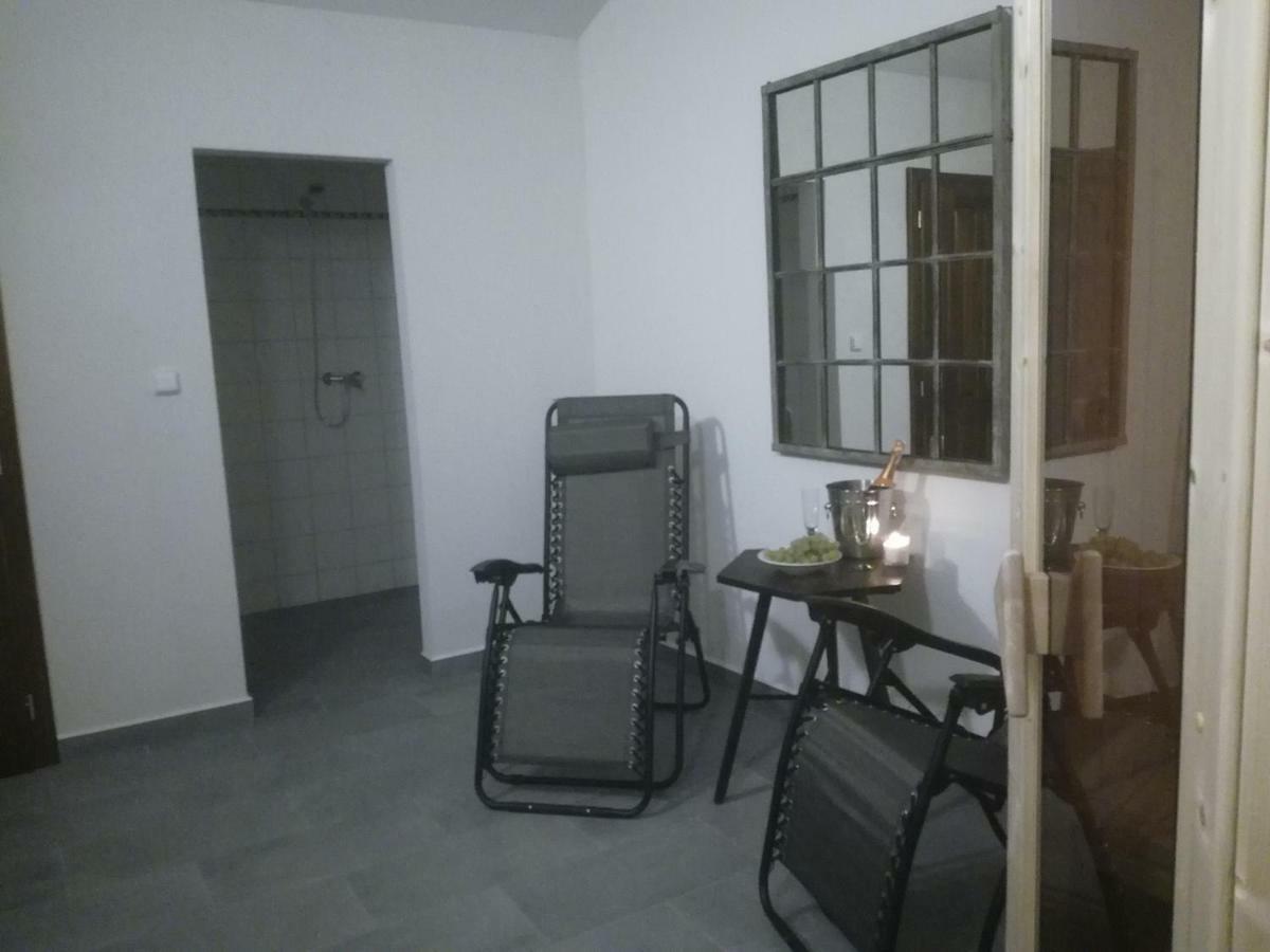Na Letnim Byte Kourim Exterior photo
