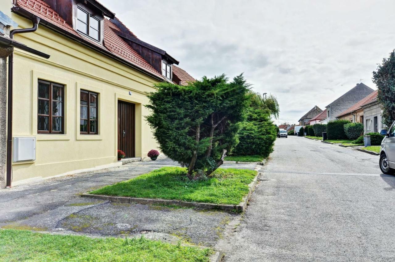 Na Letnim Byte Kourim Exterior photo