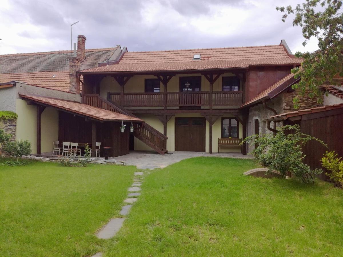 Na Letnim Byte Kourim Exterior photo